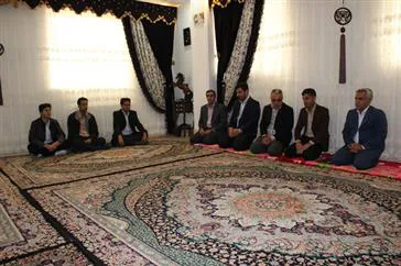 دیدار با خانواده معظم شهداء کارکنان شبکه بهداشت ودرمان شهرستان چاراویماق 