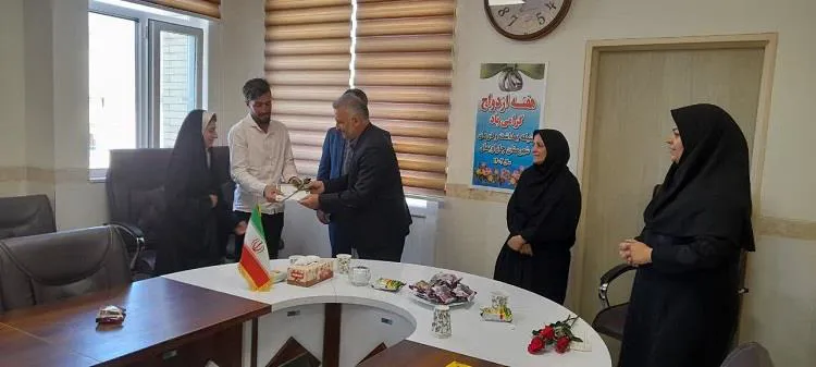 برگزاری مراسم تقدیر از زوجین در شبکه بهداشت و درمان شهرستان چاراویماق